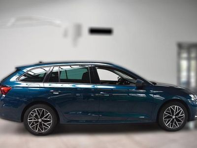 Gebraucht Skoda Octavia Clever 116 PS (85 kW) 2022 Blau metallic Kombi