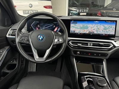 BMW 330e