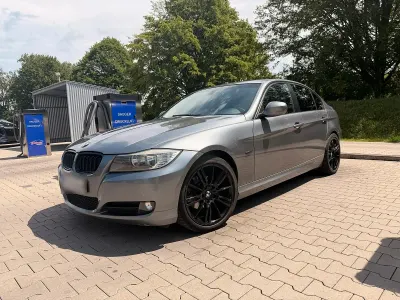 Gebraucht BMW 318 170 PS (125 kW) 2009 Grau Limousine