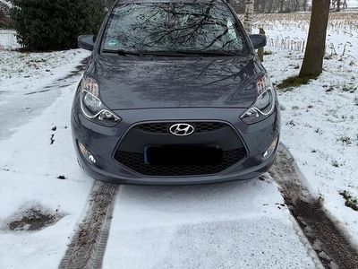 Gebraucht Hyundai ix20 95 PS (69 kW) 2016 Grau Kleinwagen