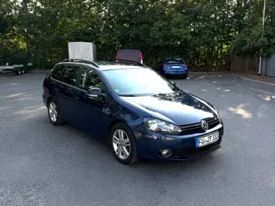Gebraucht VW Golf VII Match 105 PS (77 kW) 2013 Blau Kombi