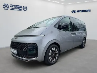 Gebraucht Hyundai Staria Signature 177 PS (130 kW) 2024 Silber Van / Kleinbus