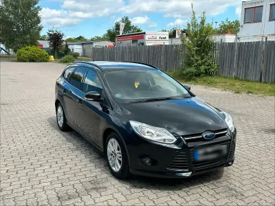 Gebraucht Ford Focus 125 PS (91 kW) 2013 Schwarz Kombi