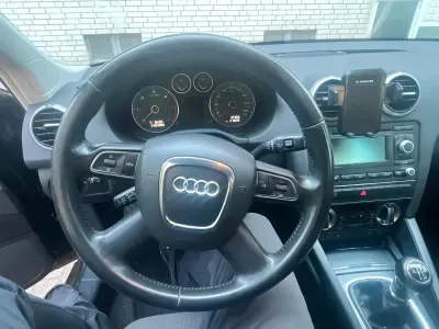 Gebraucht Audi A3 105 PS (77 kW) 2013 Schwarz Kleinwagen