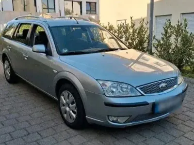 Gebraucht Ford Mondeo Ambiente 125 PS (91 kW) 2006 Silber Kombi