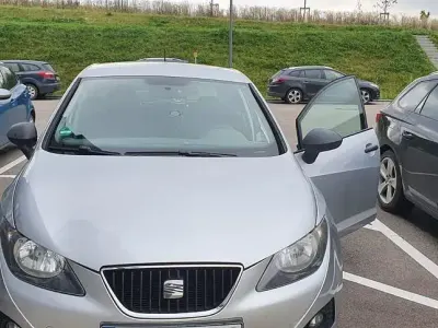 Gebraucht Seat Ibiza Style 69 PS (50 kW) 2012 Silber Limousine