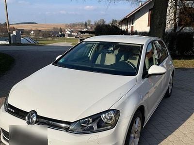 Gebraucht VW Golf VII 110 PS (80 kW) 2015 Weiß Kombi
