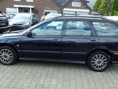 Gebraucht Volvo V40 122 PS (89 kW) 2000 Schwarz Kombi