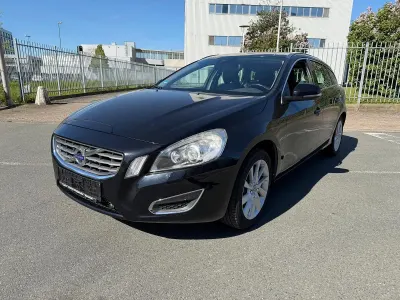 Używany Volvo V60 Summum 215 KM (158 kW) 2013 Czarny Kombi