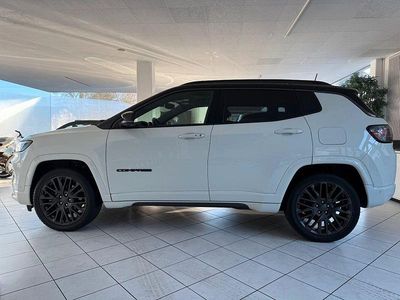 Weiß Gebraucht 2022 Jeep Compass SUV | 24.850 € (Guter Preis)