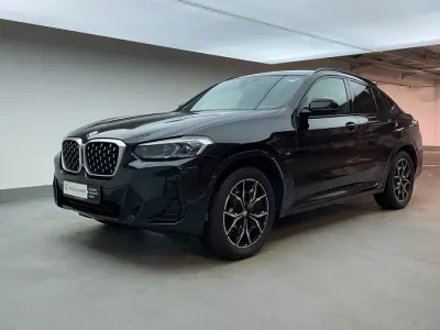 Gebraucht BMW X4 Efficient Dynamics 190 PS (139 kW) 2022 Saphirschwarz metallic SUV