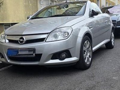 Gebraucht Opel Tigra Basis 90 PS (66 kW) 2007 Silber Cabrio