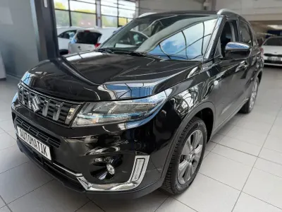 Gebraucht Suzuki Vitara Comfort+ 102 PS (75 kW) 2023 Schwarz SUV