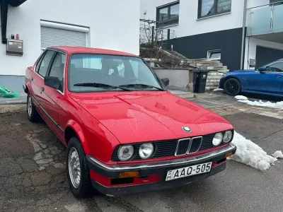 Gebraucht BMW 324 86 PS (63 kW) 1987 Rot Limousine