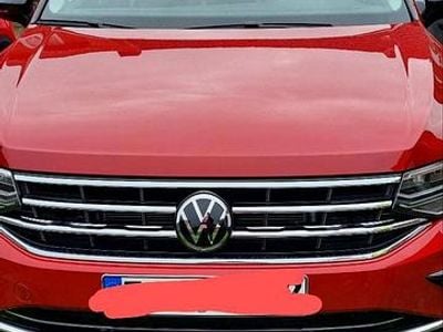 Gebraucht VW Tiguan Sport 131 PS (96 kW) 2022 Rot SUV