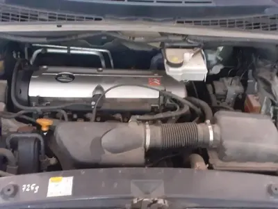 Gebraucht Citroën C4 Picasso 108 PS (79 kW) 2000 Silber Van / Kleinbus