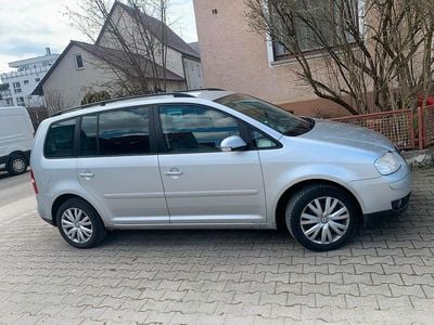 Second-hand VW Touran 140 CP (102 kW) 2006 Argintiu Monovolum