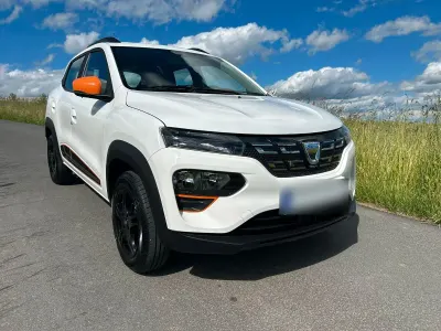 Gebraucht Dacia Spring Comfort Plus 33 kW (45 PS) 2021 Weiß Kleinwagen