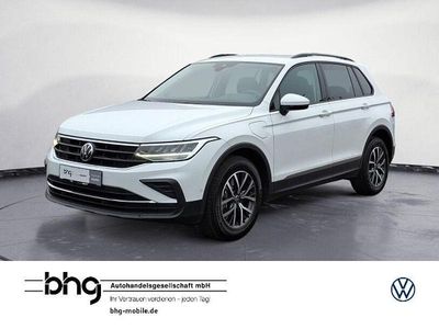 Weiß Gebraucht 2021 VW Tiguan Life SUV | 26.460 € (Etwas zu teuer)