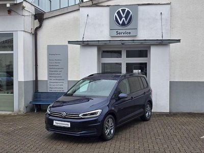 Neu VW Touran Comfortline 150 PS (110 kW) 2026 Blau Van / Kleinbus