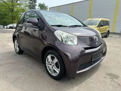 Gebraucht Toyota iQ 68 PS (50 kW) 2010 Violett Kleinwagen