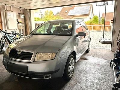 Silber Gebraucht 2005 Skoda Fabia Kleinwagen | 2.400 € (Fairer Preis)