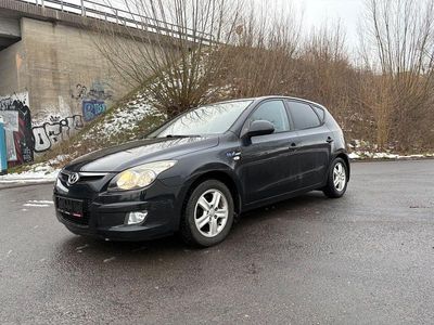 Gebraucht Hyundai i30 Classic 116 PS (85 kW) 2010 Schwarz Limousine