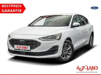 Używany Ford Focus Titanium 125 KM (91 kW) 2023 Biały Sedan/Limuzyna
