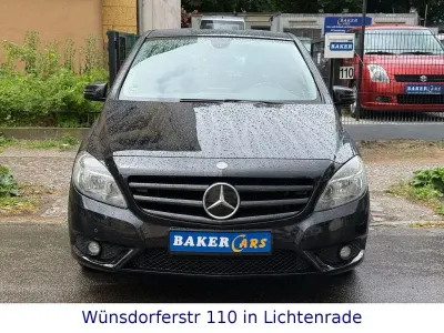 Gebraucht Mercedes B180 122 PS (89 kW) 2012 Schwarz Kleinwagen