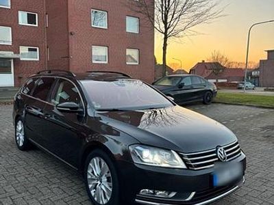 Gebraucht VW Passat 170 PS (125 kW) 2012 Braun Kombi