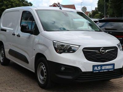 Weiss Gebraucht 2023 Opel Combo Selection Van / Kleinbus | 13.490 € (Fairer Preis)