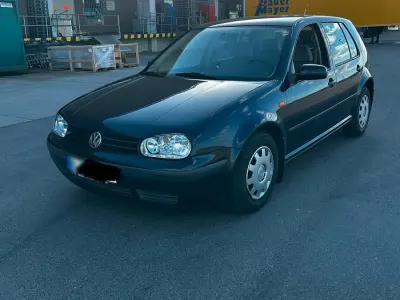 Second-hand VW Golf IV 101 CP (74 kW) 1998 Albastru Hatchback