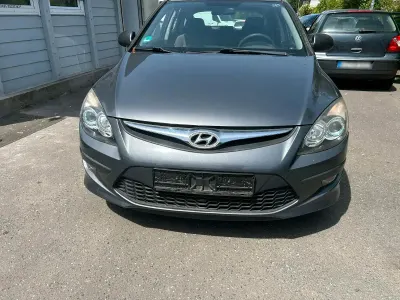 Gebraucht Hyundai i30 136 PS (100 kW) 2011 Kleinwagen