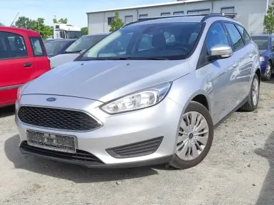 Gebraucht Ford Focus Trend 120 PS (88 kW) 2015 Polarsilber metallic Kombi