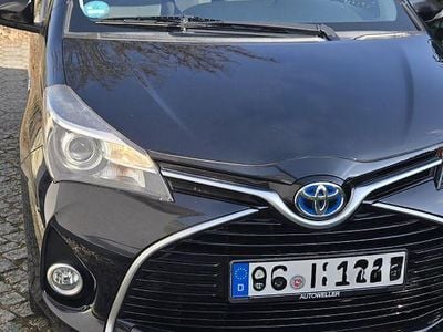 Gebraucht Toyota Yaris Hybrid Edition-S 101 PS (74 kW) 2017 Schwarz Kleinwagen