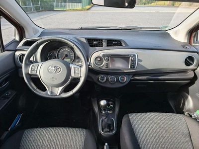 Rot Gebraucht 2014 Toyota Yaris Cool Kleinwagen | 7.300 € (Superpreis)