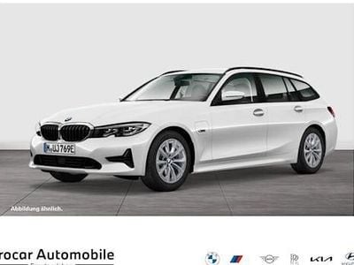 Weiß Gebraucht 2022 BMW 320e Advantage Kombi | 25.770 € (Guter Preis)