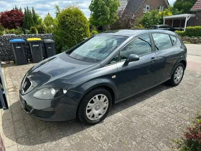 Używany Seat Leon 102 KM (75 kW) 2009 Srebrny Hatchback