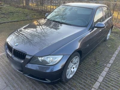 Gebraucht BMW 320 125 PS (91 kW) 2007 Grau Limousine