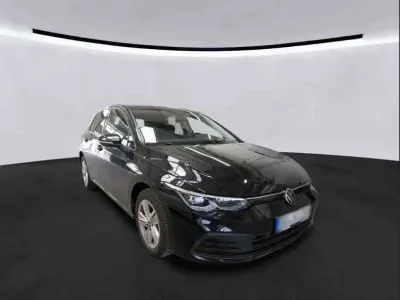 Gebraucht VW Golf VIII 131 PS (96 kW) 2023 Deep black perleffekt Limousine