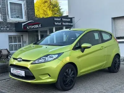 Usata Ford Fiesta Trend 60 CV (44 kW) 2012 Verde Berlina