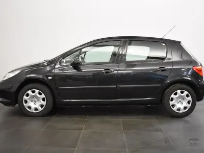 Gebraucht Peugeot 307 Tendance 109 PS (80 kW) 2007 Schwarz Limousine