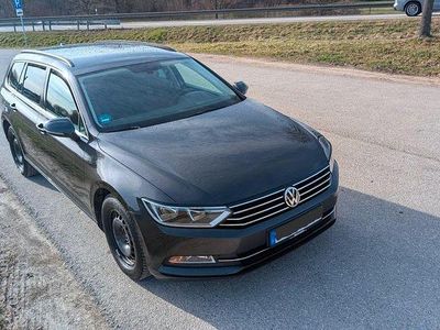 Gebraucht VW Passat Comfortline 120 PS (88 kW) 2018 Schwarz Kombi