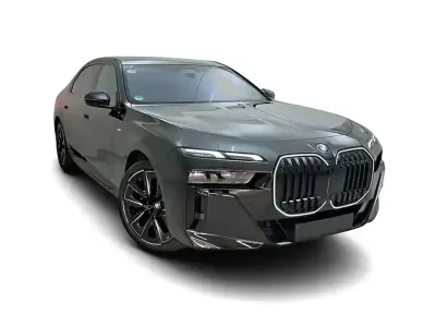 Gebraucht BMW 750e M Sport 489 PS (359 kW) 2025 Schwarz Limousine