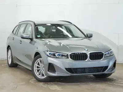 Gebraucht BMW 320 Sport Line 190 PS (139 kW) 2024 Skyscraper grau Kombi
