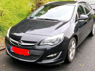 Schwarz Gebraucht 2013 Opel Astra Kombi | 4.900 € (Fairer Preis)