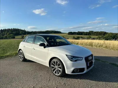 Gebraucht Audi A1 Sportback Ambition 105 PS (77 kW) 2013 Weiß Kleinwagen