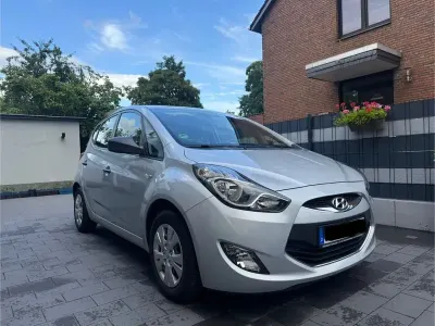 Gebraucht Hyundai ix20 Classic 90 PS (66 kW) 2011 Silber Kleinwagen