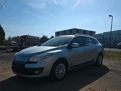 Gebraucht Renault Mégane GrandTour 110 PS (80 kW) 2013 Silber Kombi