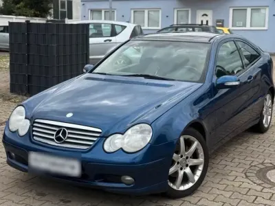 Second-hand Mercedes C200 163 CP (119 kW) 2002 Albastru Coupe